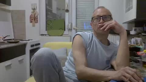 1973man online show from April 13, 11:35 pm