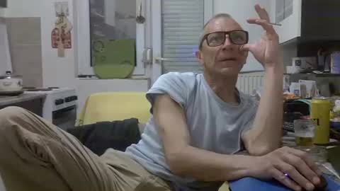 1973man online show from April 14, 8:49 pm