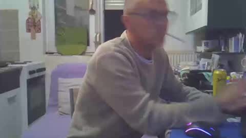 1973man online show from April 26, 10:17 pm