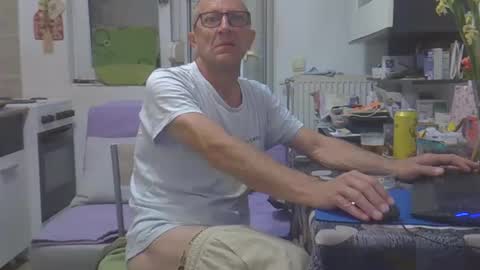 1973man online show from May 31, 11:18 pm