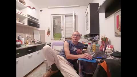 1973man online show from June 8, 11:33 pm