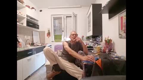 1973man online show from June 9, 10:21 am