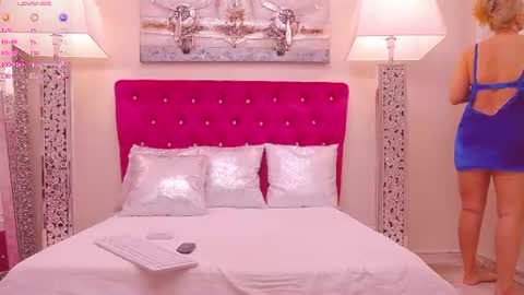 AMANDA online show from August 17, 4:17 am