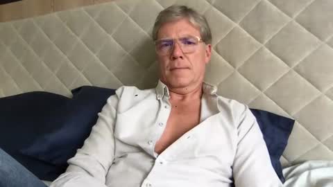 1bicuriousbull online show from June 15, 11:41 am