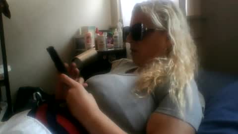 1freakydeaky_ online show from August 14, 1:04 pm