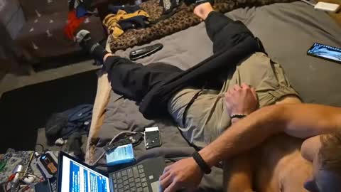 1knightluver69 online show from July 29, 2:46 pm
