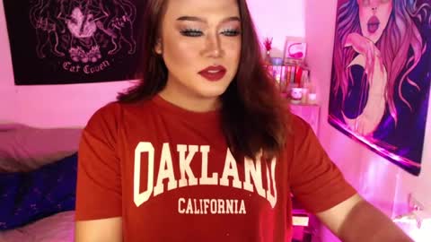 1lovelymess online show from August 7, 2:17 pm