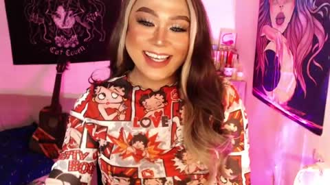 1lovelymess online show from August 8, 9:42 am