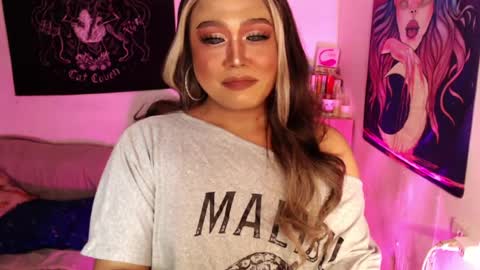 1lovelymess online show from August 9, 10:27 am