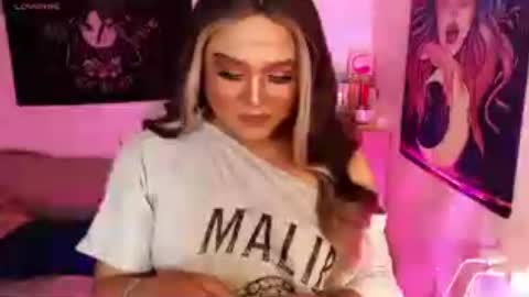 1lovelymess online show from August 9, 12:39 pm