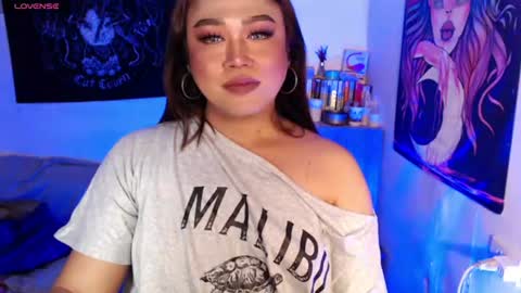1lovelymess online show from August 10, 2:18 pm