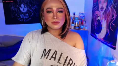 1lovelymess online show from August 11, 7:43 am