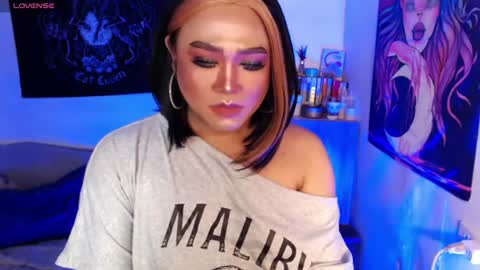 1lovelymess online show from August 11, 1:24 pm