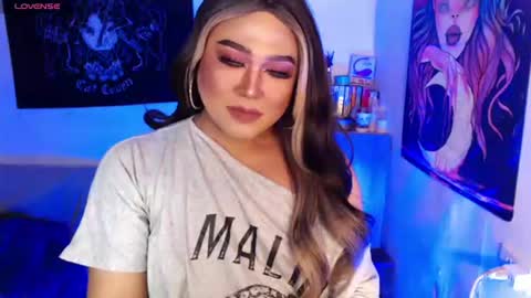 1lovelymess online show from August 13, 12:30 pm