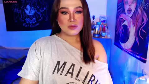 1lovelymess online show from August 14, 11:47 am