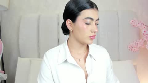 1m_emily online show from August 1, 1:44 am