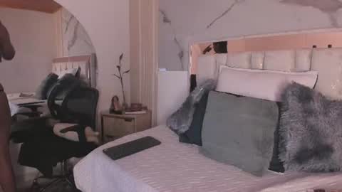 Luisa online show from August 14, 1:15 pm