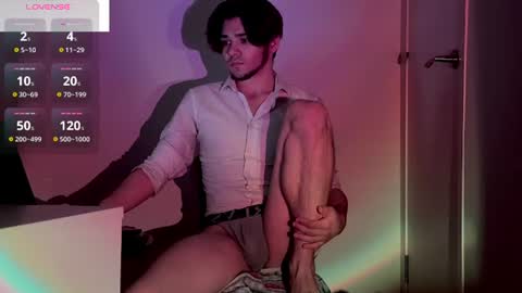 1roberttt online show from June 26, 9:51 pm