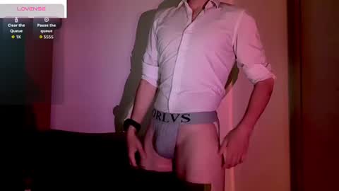 1roberttt online show from September 2, 11:18 pm