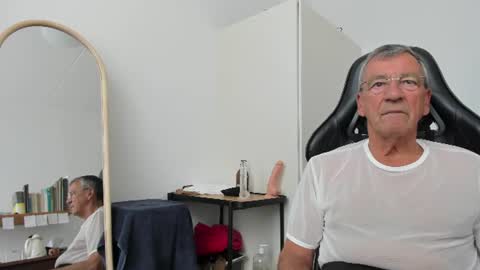 200gentleman online show from July 27, 1:49 pm