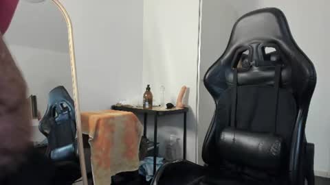 200gentleman online show from August 3, 7:54 pm