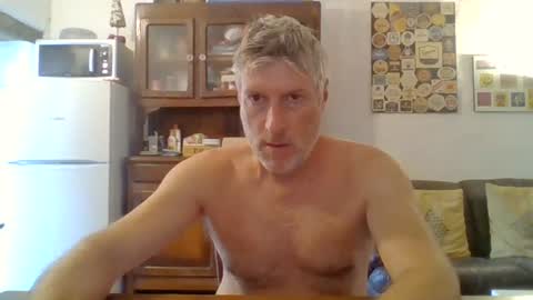 22esserre online show from August 5, 11:19 am