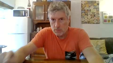 22esserre online show from August 24, 11:06 am