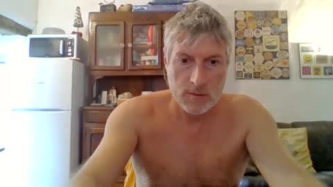 22esserre online show from August 26, 11:39 am