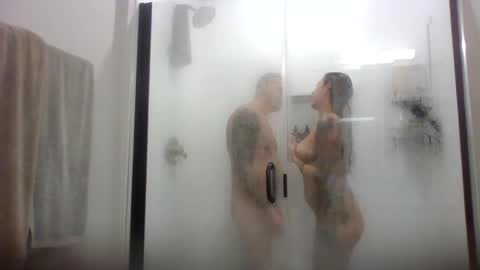 2hotmfrs online show from August 16, 7:56 am