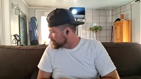 420happydaz online show from August 8, 11:10 am