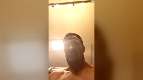 4djmoore online show from June 19, 12:32 am