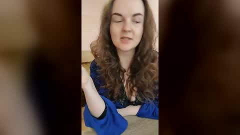 Emily Mo online show from September 7, 7:47 am