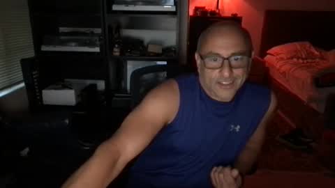 daddy for single women and couples here online show from May 10, 12:51 pm
