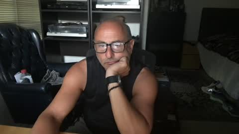 daddy for single women and couples here online show from July 9, 2:16 am