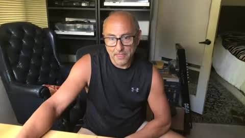 daddy for single women and couples here online show from July 19, 11:51 pm