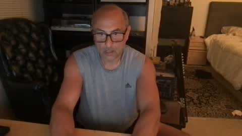daddy for single women and couples here online show from July 22, 12:07 pm