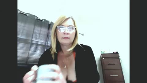 69naughtyempress69 online show from July 1, 8:04 am