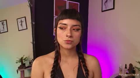 B R I E L A  online show from August 7, 5:02 pm