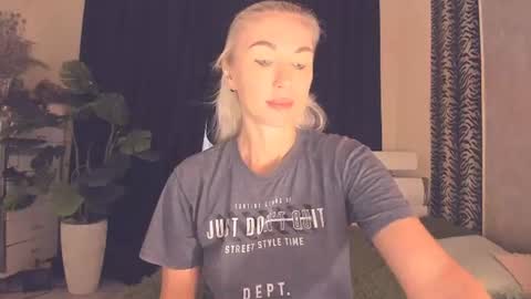 6noangel66 online show from August 1, 2:39 am
