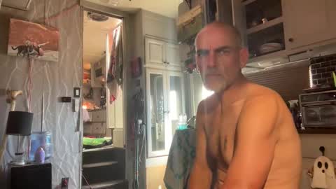 I want to watch you watching me online show from February 25, 6:17 pm