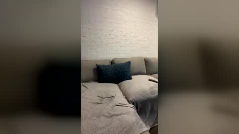 82avareageguy online show from June 29, 3:43 am