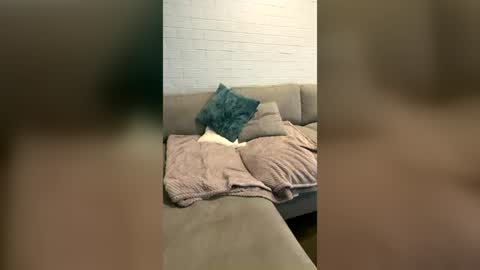 82avareageguy online show from August 6, 2:43 am