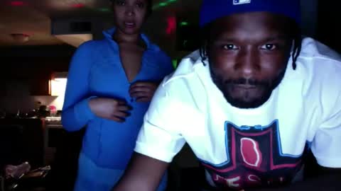 8double1trouble6 online show from April 5, 12:07 am