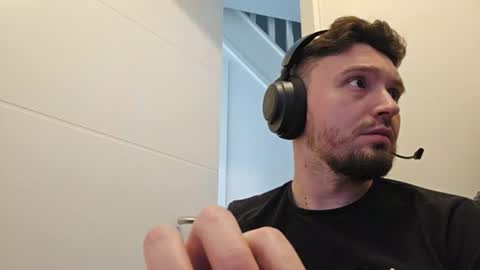 8inchdude93 online show from June 25, 1:03 pm
