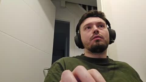 8inchdude93 online show from June 26, 7:45 am
