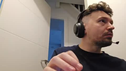 8inchdude93 online show from July 11, 7:03 am
