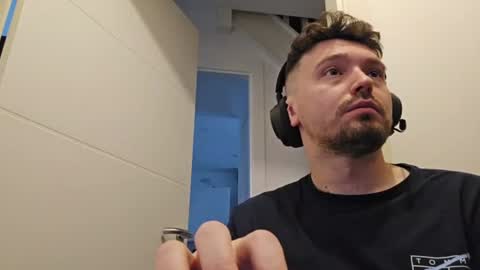 8inchdude93 online show from July 11, 8:09 am