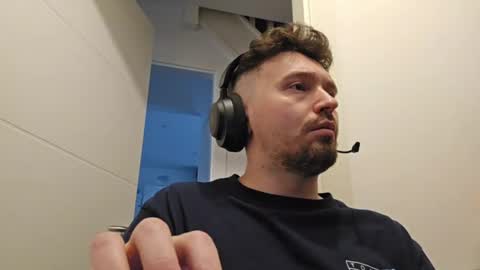 8inchdude93 online show from July 11, 9:26 am