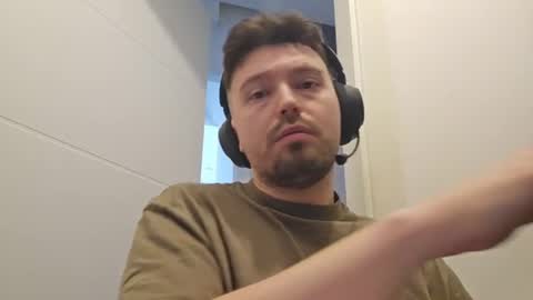 8inchdude93 online show from July 12, 8:09 am