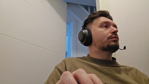 8inchdude93 online show from July 24, 8:39 am